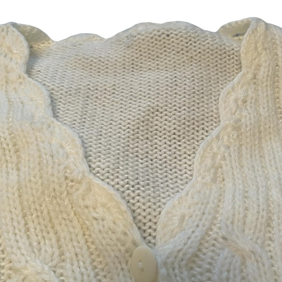 Hand Knit Cream Cable Knit Button Down Sweater/Scalloped Edge V-Neck- Size M - Picture 6 of 9